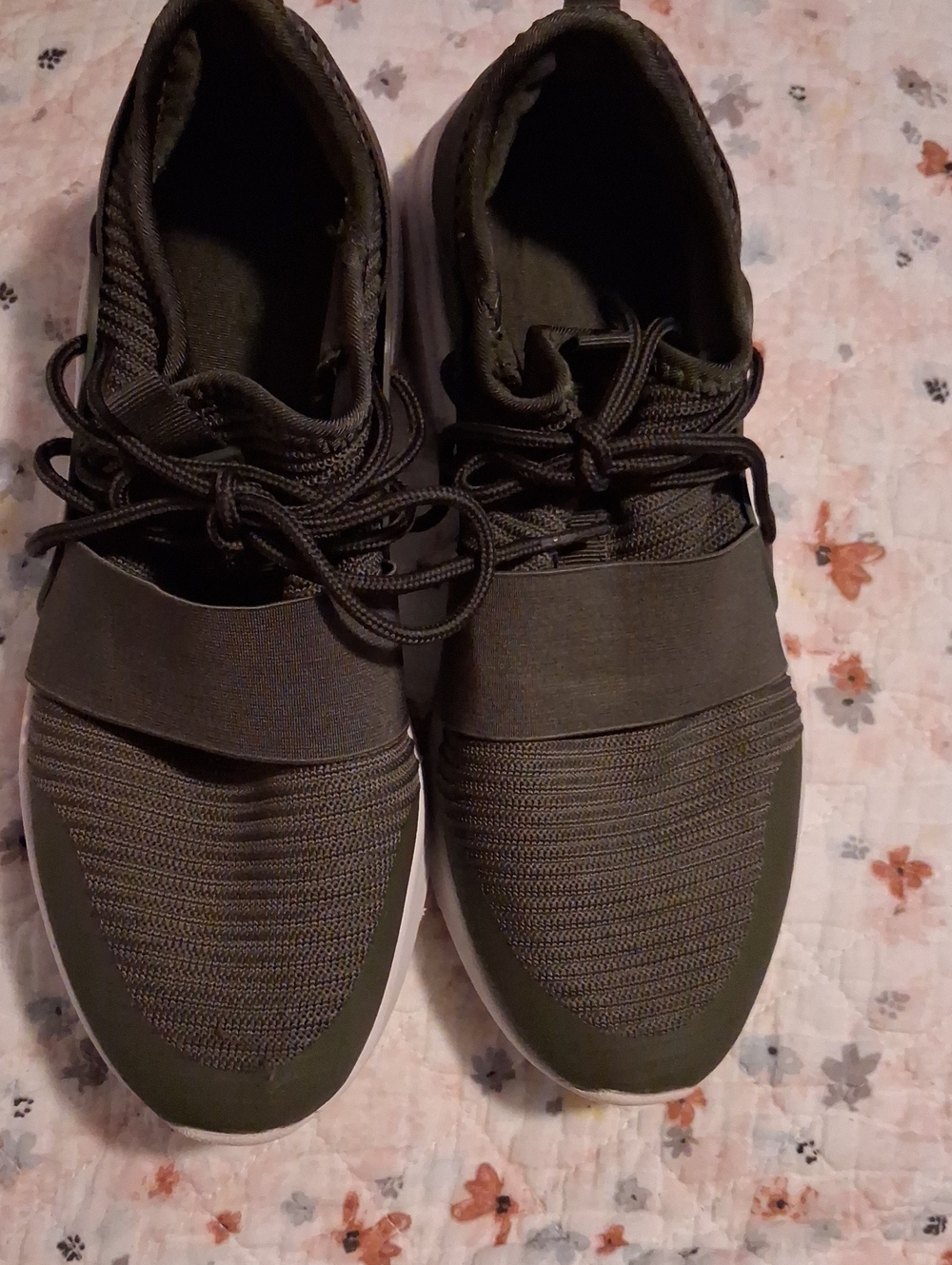 Men's Casual Knit Sneakers in Olive Green with Elastic Strap